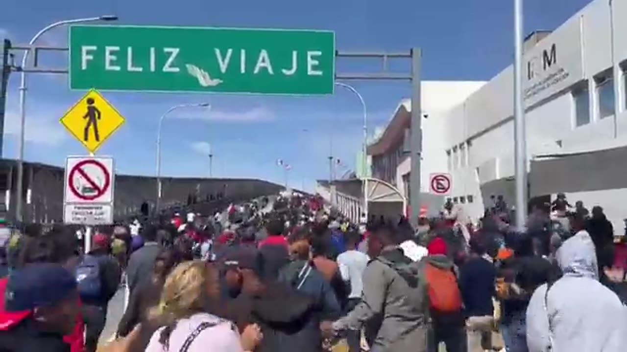 Current scenes at the US border at El Paso as thousands of illegal immigrants rush to enter.