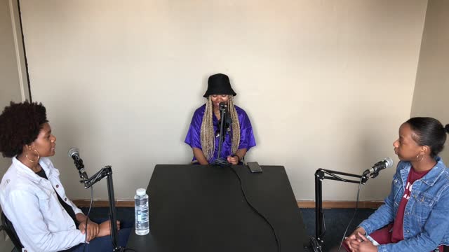 Round Table - Aqua, Giks & Tim Tams