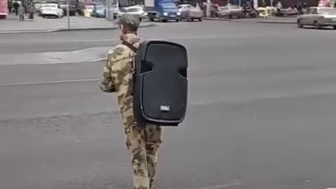 Russians Walk Around Mariupol Blair Stupid "I'm Russian" Song