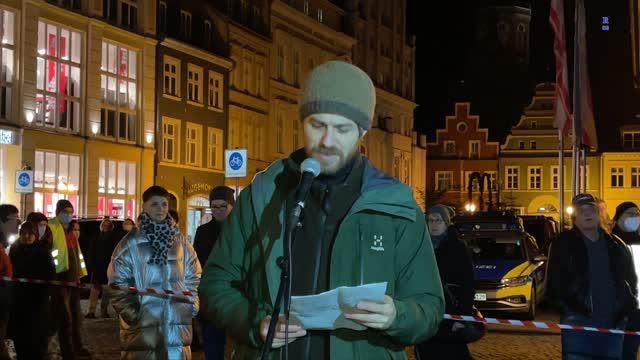 Greifswald: Rede von Bastian auf der Mo-Demo am 03.01.2022