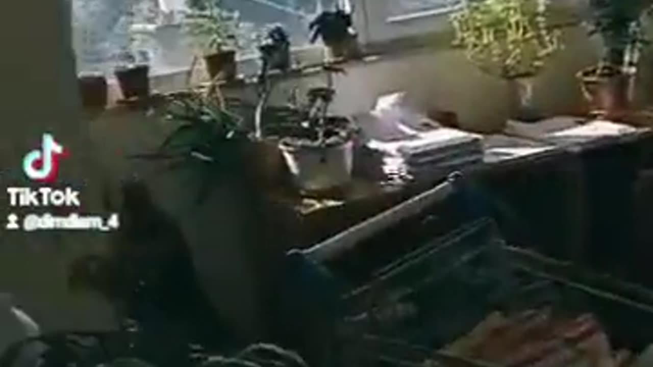 Παράτησαν τη διεύθυνση του υπουργείου μεταφορών κ έφυγαν