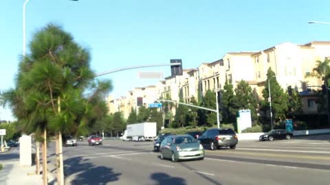 Walking in Playa Del Ray, los Angeles, California