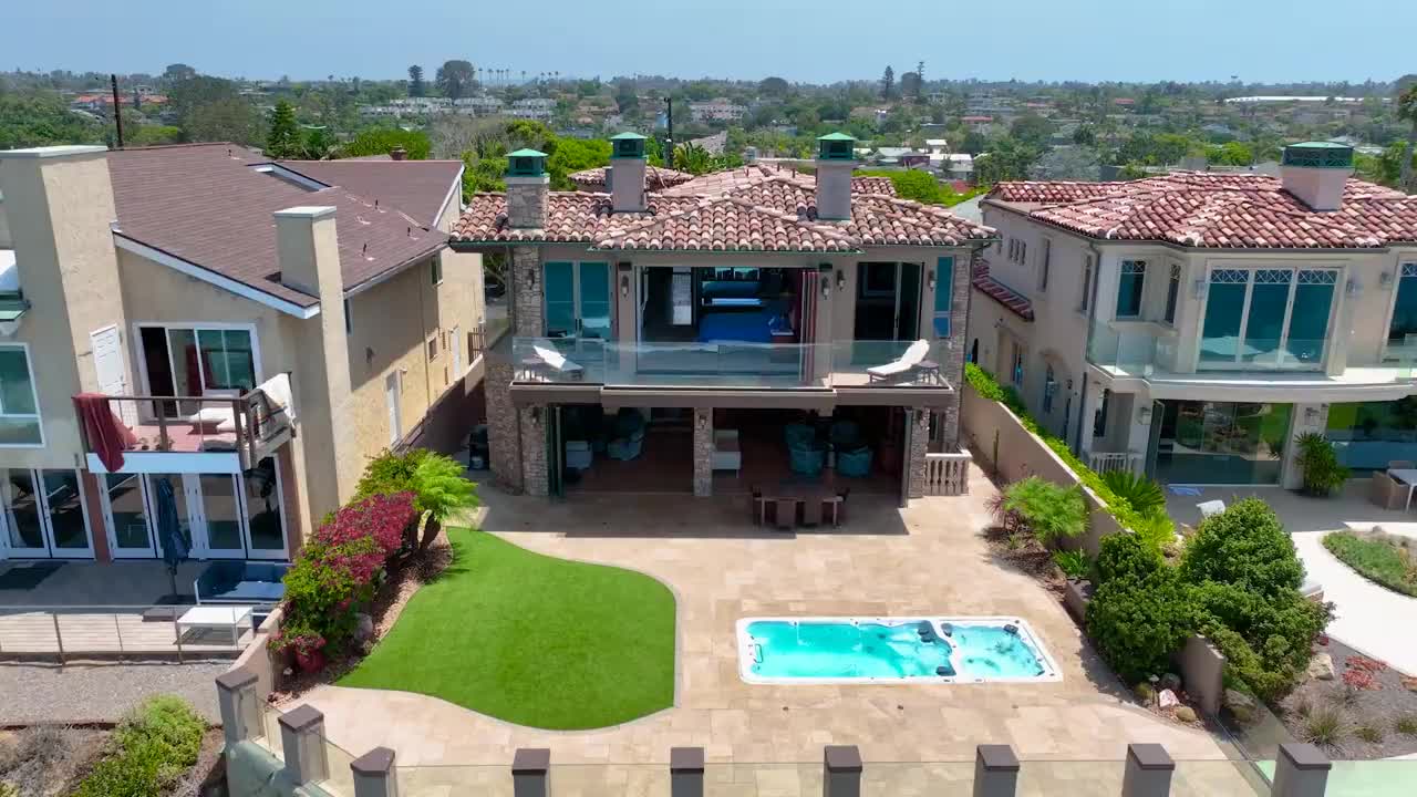 Oceanfront Estate with Sunset Views in Encinitas, California