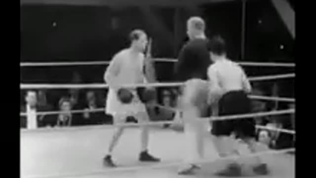 CHARLIE CHAPLIN FUNNY BOXING