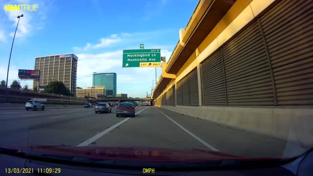 Dashcam Footage: Dodge sedan leaves highway exit at last minute and doesn't use turn signal