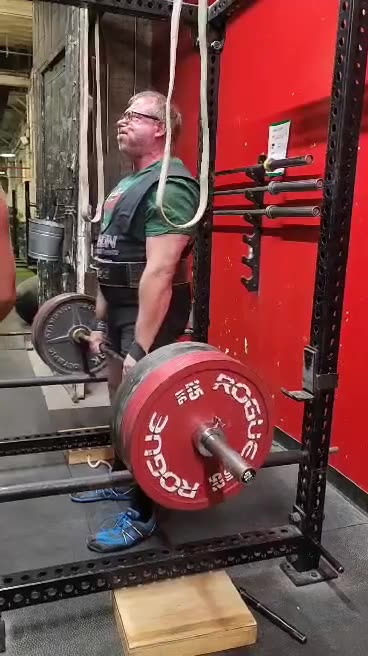 780 lb rack pull