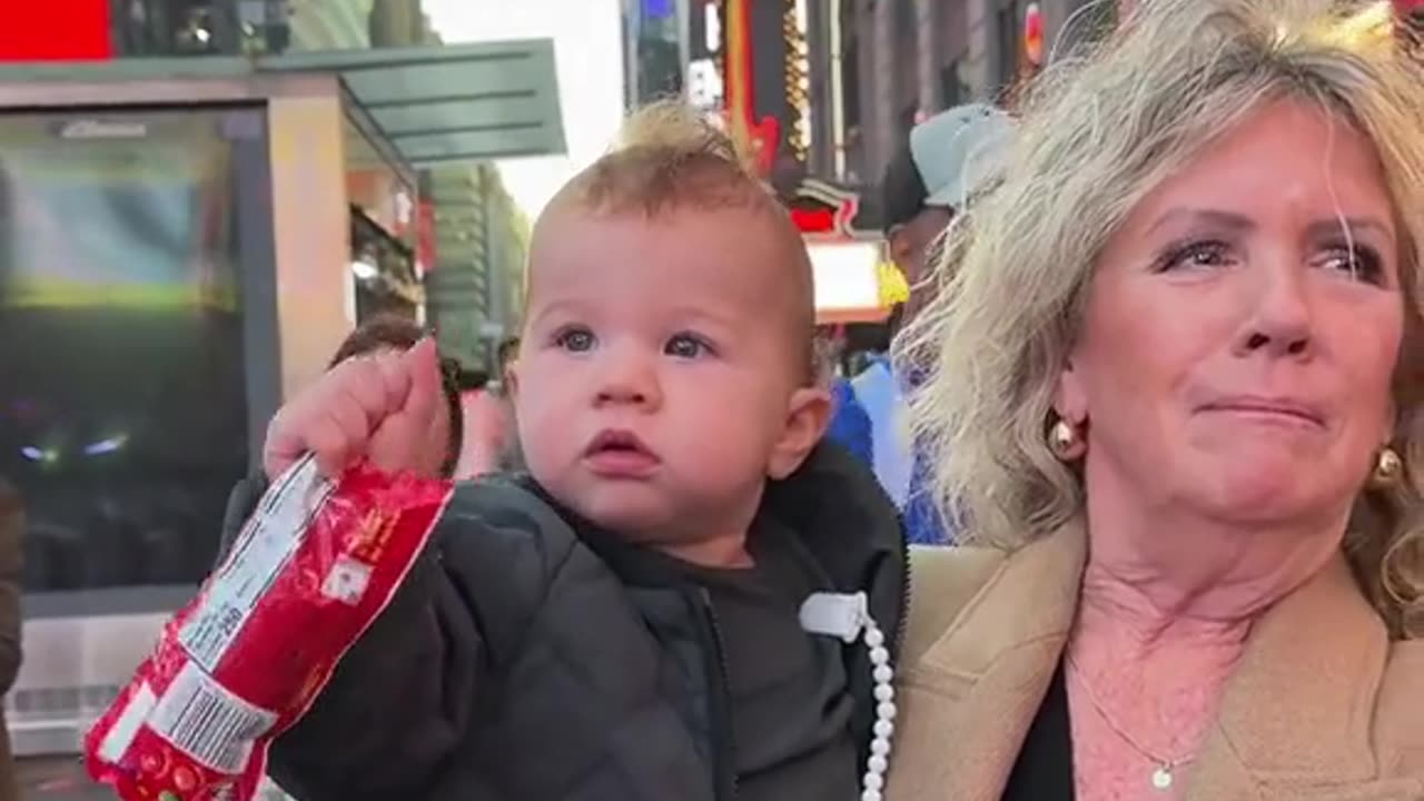 Black Guy randomly shows Middle Finger to White Kid in New York City