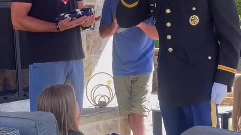 the flag to his grandnieces. Honoring the service and life of their passing father. 🇺🇸