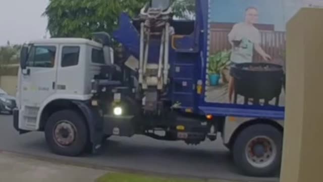 Another day in Brisbane, and another bin, taken.