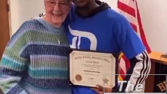 Sherriff Awards A Black Guy For Kicking The Crap Out of Someone