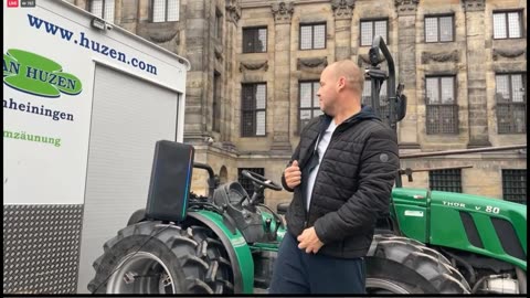 Clint van Hove met de Haka dans in Amsterdam