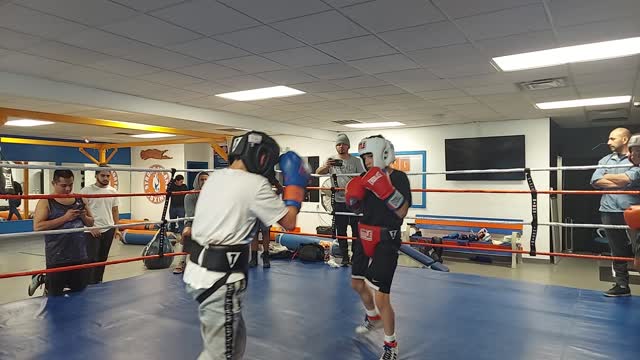 Joey sparring Dylan 10/20/22