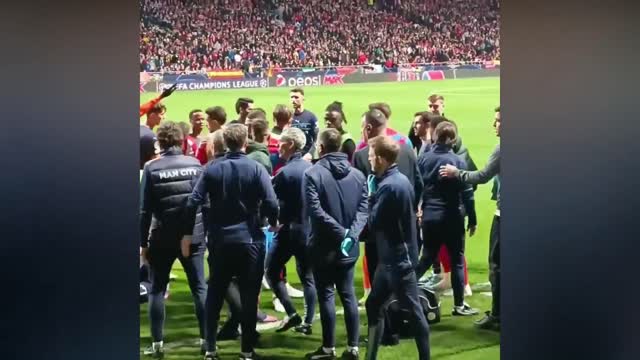 CRAZY FILEDFIGHT MAN CITY vs ATLETICO MADRID PLAYERS - PEP vs SIMEONE CHAMPIONS LEAGUE