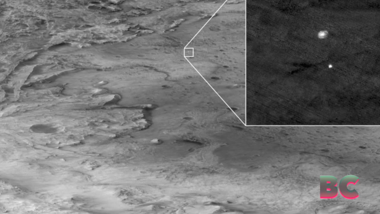 NASA rover discovers mysterious light-toned boulder “never observed before” on Mars