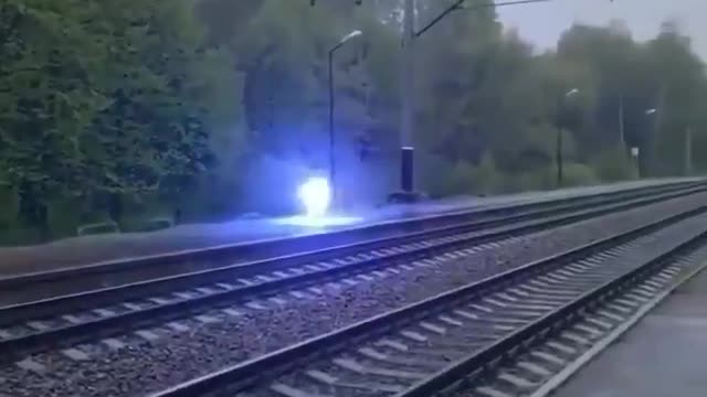 Video deleted from You Tube: The Mysterious Light Ball You Tubeで削除された動画 なぞの光球