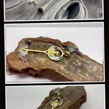 Phoenix Gold Key Pendant – Symbol of Rebirth