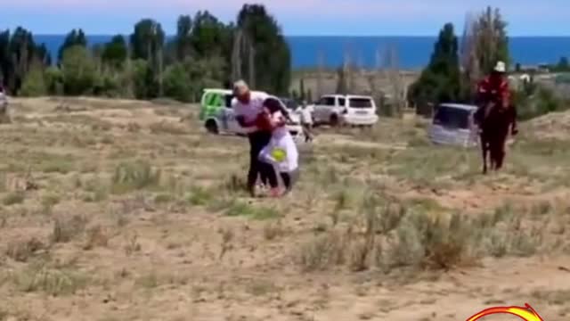 The eagle attacked the girl and was saved by the adults. #eagle #animals #bird