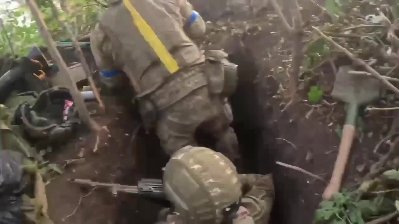 Clearing Russian positions and capturing orcs from the first person near the village of Klescheevka