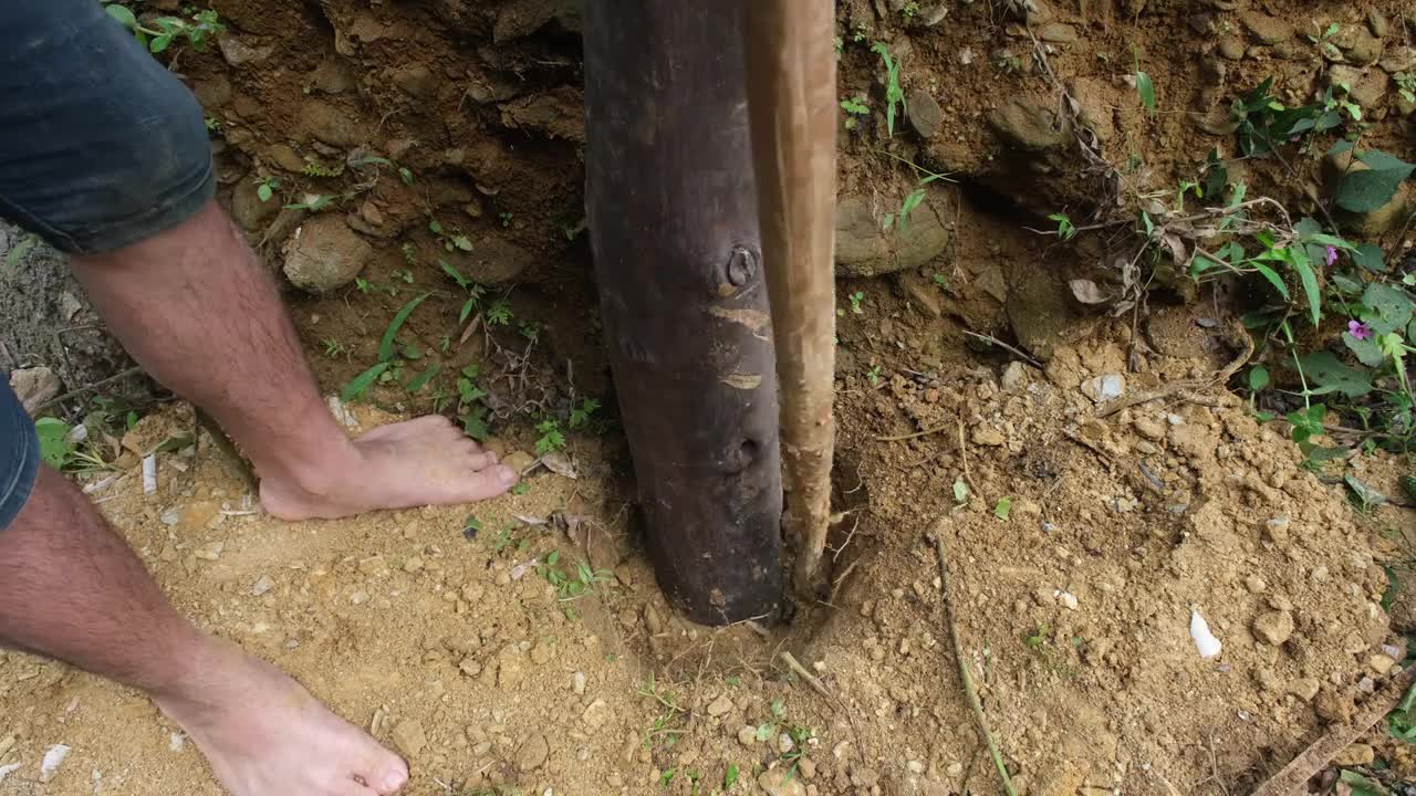 Make a pumpkin rig on the pond on a rainy heavy day, Revealing Duong private life. Primitive Skills