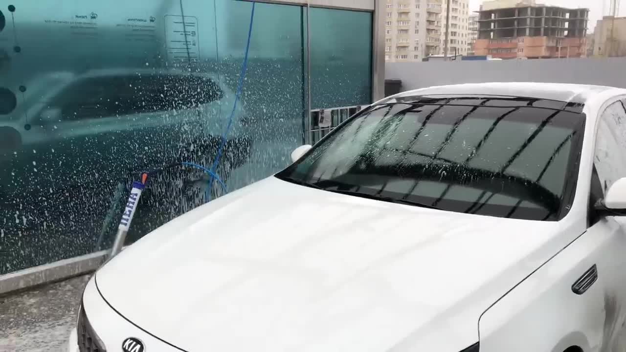 Мойка грязной машины Kia Optima GT - пена, воск, осмос. Car wash thick foam Kia Optima GT