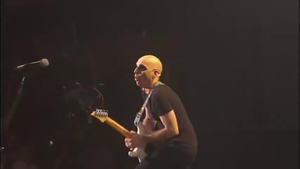 Joe Satriani - Surfing with the Alien (from Satriani LIVE!)