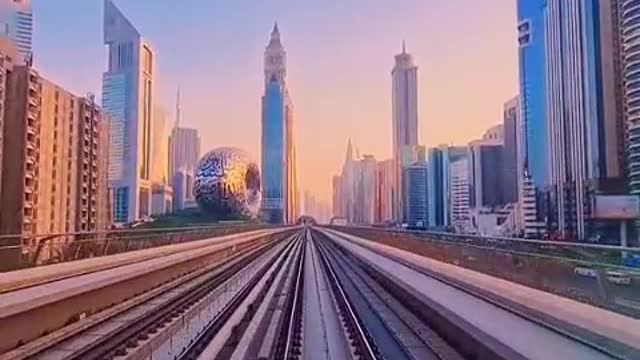 Great Scene of Dubai Through Metro