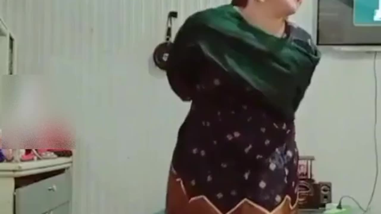 Pakistani girl home dance