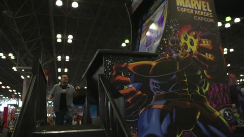 Playing a GIANT Marvel Super Heroes Cabinet from Arcade1Up at NYCC!