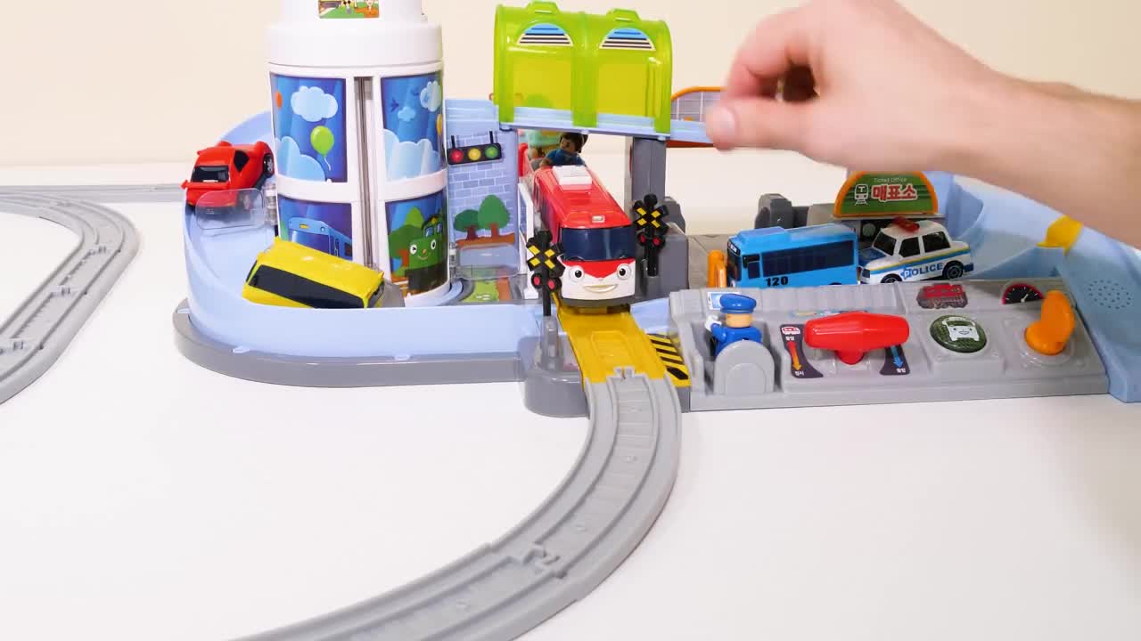 Train Video for Kids Toy Learning with Titipo!