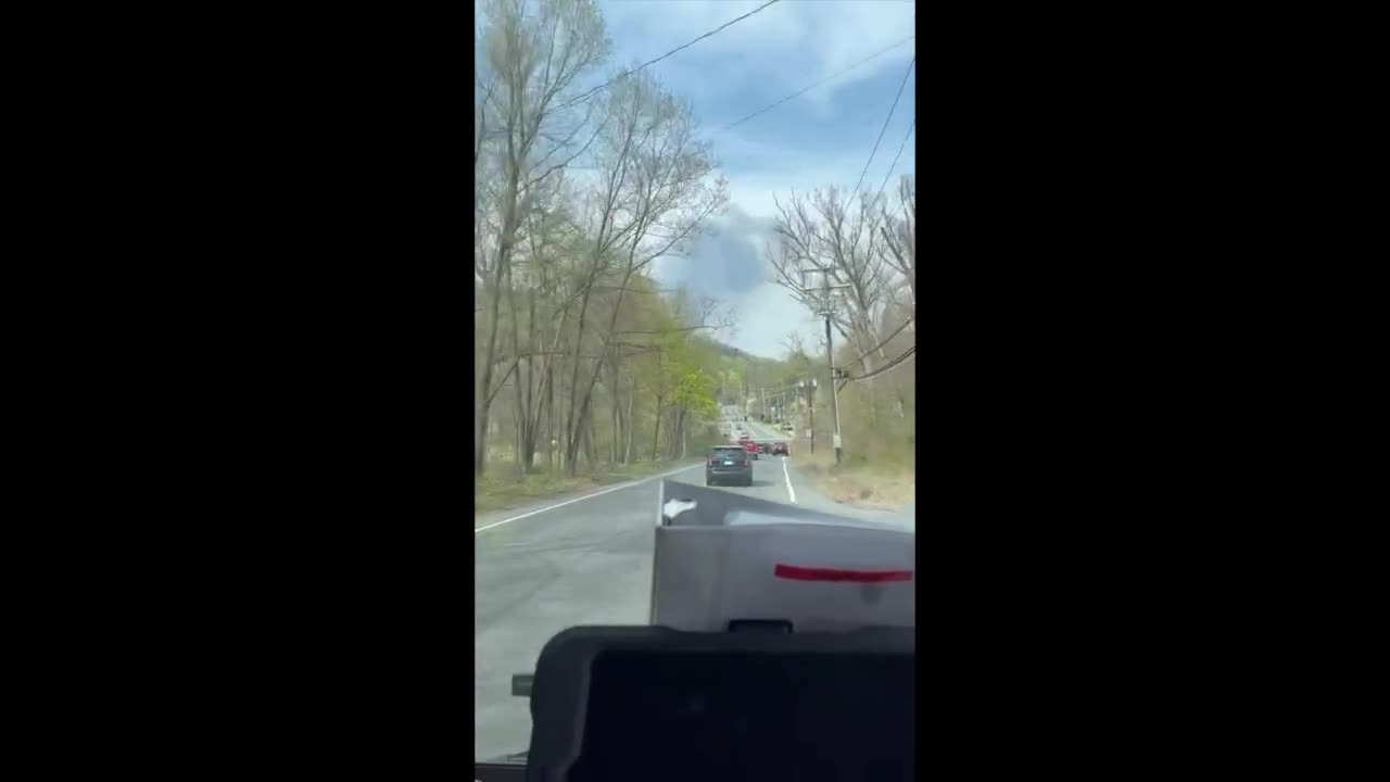 Crews respond to bushfires sparked by train in New York