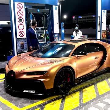 Tristan Tate Fueling Up The Chiron 👀🔥🤑