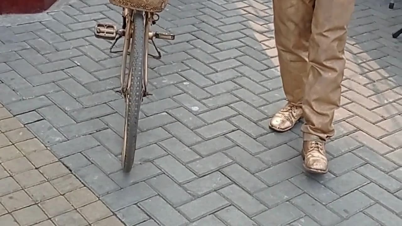 Statue Man