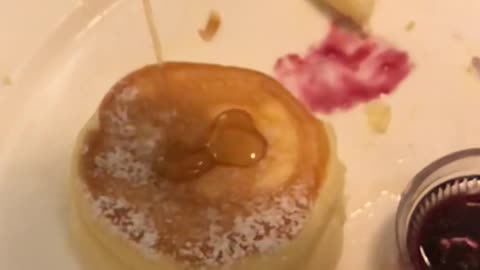 Eat delicious dessert~!