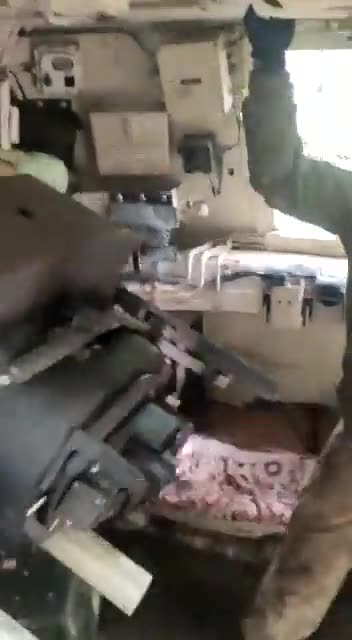 Ukrainians Firing Massive 155mm Shells from Pakistan