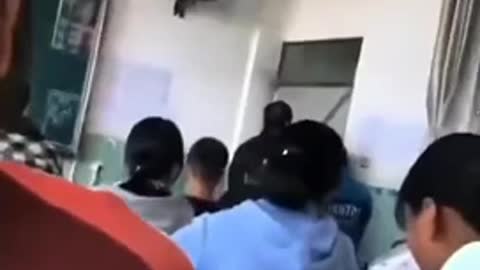 🇨🇳 Teacher beats the crap out of Student