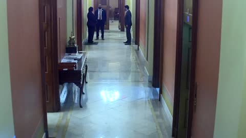 0263USCH02H227Hallway_2021-01-05_18h00min01s130ms.mp4