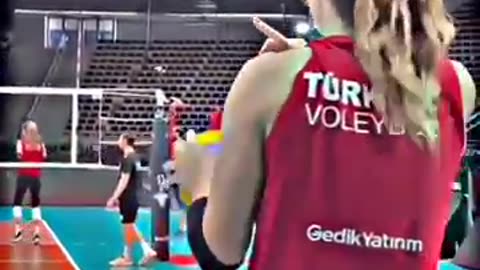 Zehra_Gunes_face_expression____Volleyball