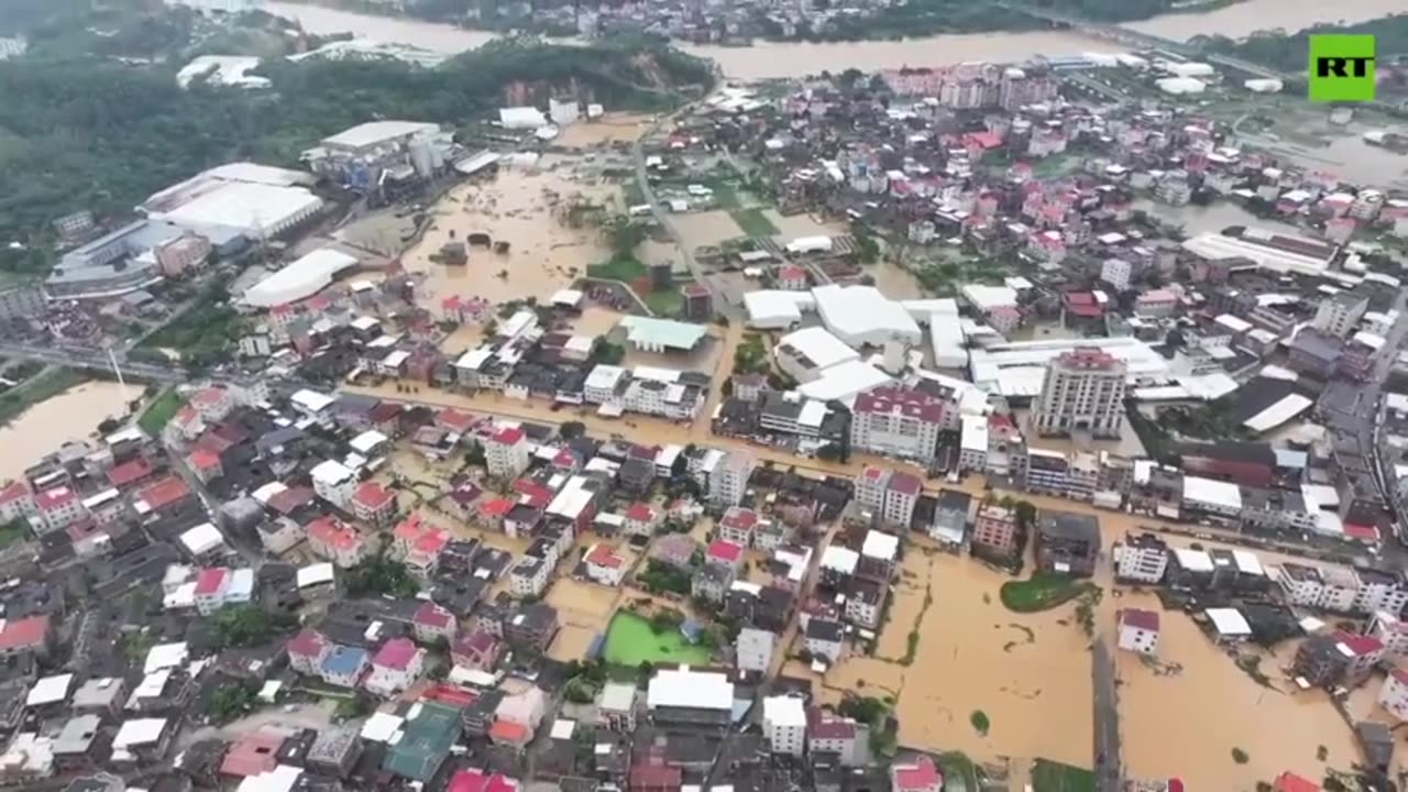 Fuping hell! 20k evacuated as typhoon heads for Chyna 🇨🇳 🙏🙏🙏