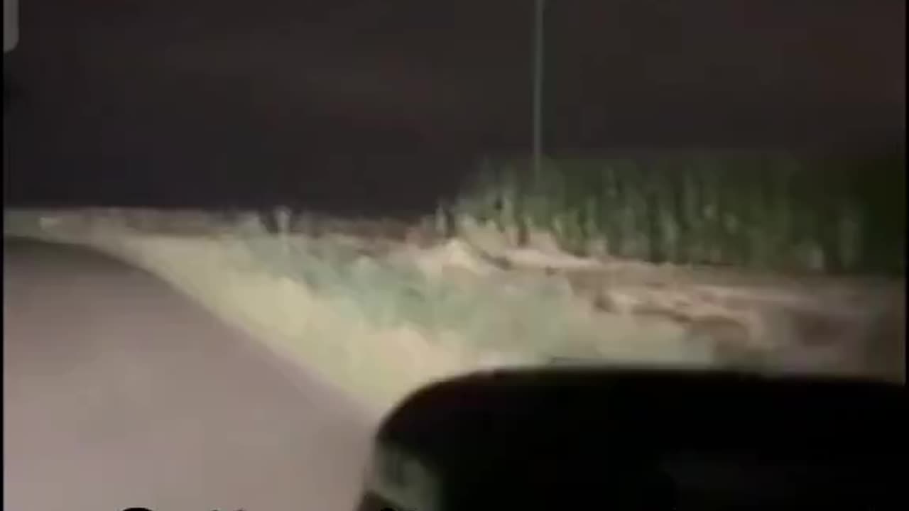 ⚠️ Multiple videos and images have emerged of a GREEN BEAM seen in the sky over