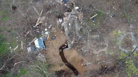 Ukrainian Soldiers encounter sudden death in their rat hole - Strictly +18