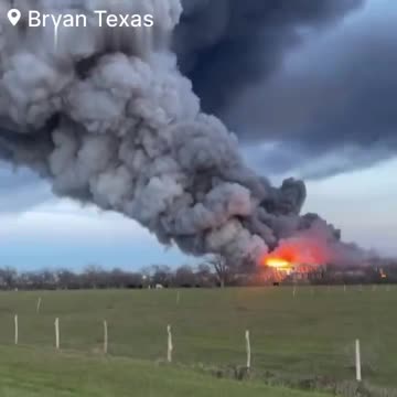 🚨BREAKING: A large explosion with a significant Fire Erupted at Feather Crest Farm Chicken Plant