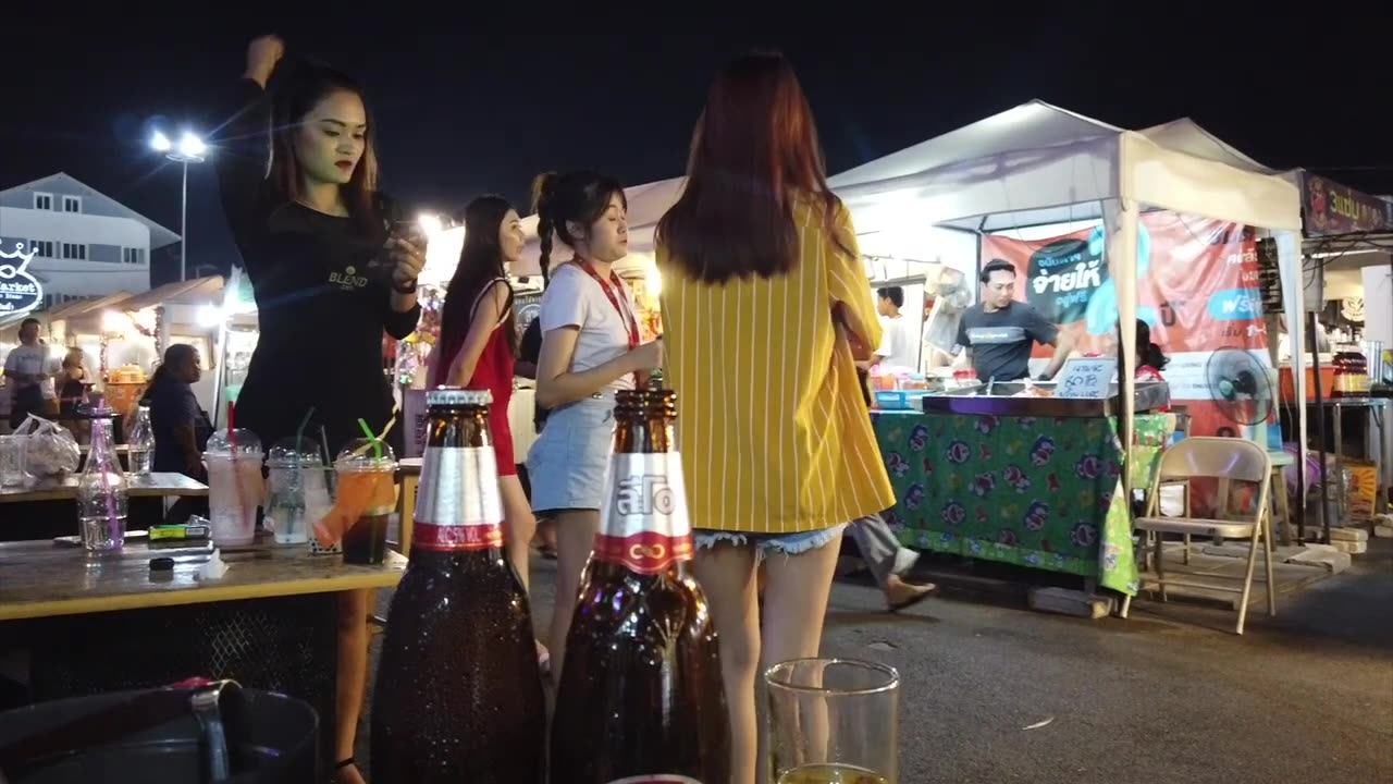 I drank with the daughter of Jack Ma, the CEO of Alibaba, Amazing night market in Bangkok