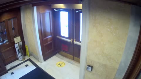 0181USCH01SouthDoorVestibule_2021-01-06_11h20min01s667ms.mp4