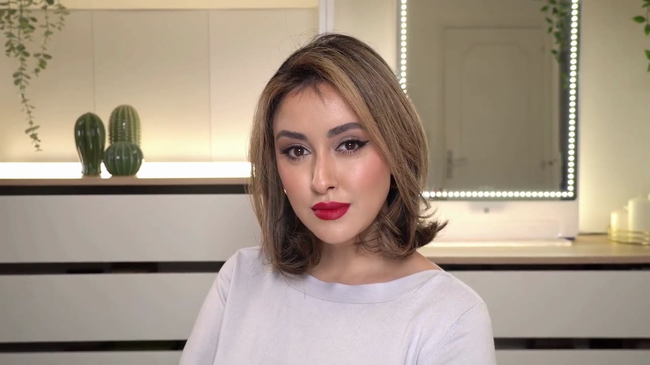 Step-by-Step Guide to Simple and Festive Makeup for Beginners