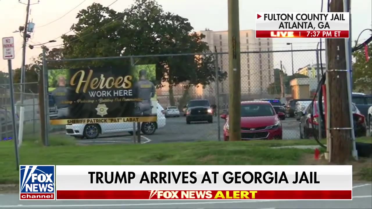 Trump turns himself in at Georgia jail