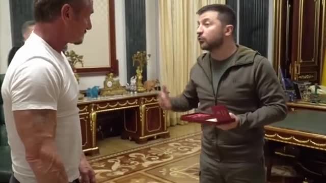 Actor Sean Penn gives his Oscar to Zelensky