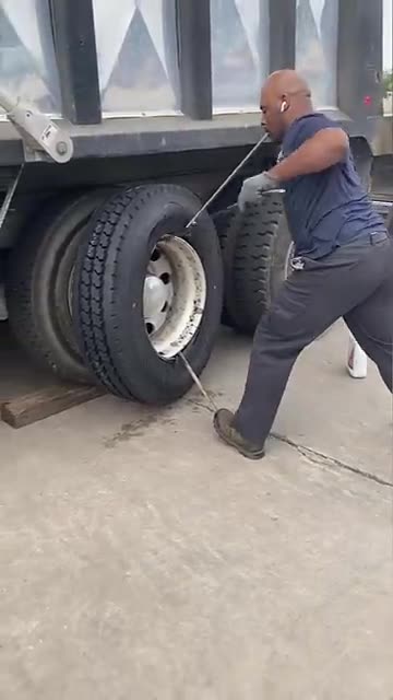 World’s fastest tire changer