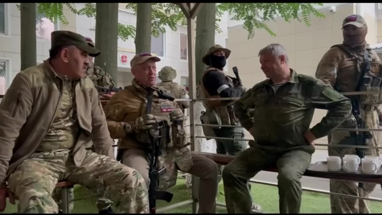 Prigozhin and Wagner talking to military at Rostov June 24 2023