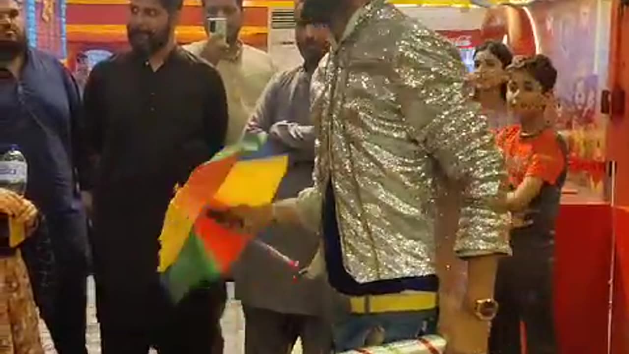 Faisalabad shopping malls magic show layllpour gellrea