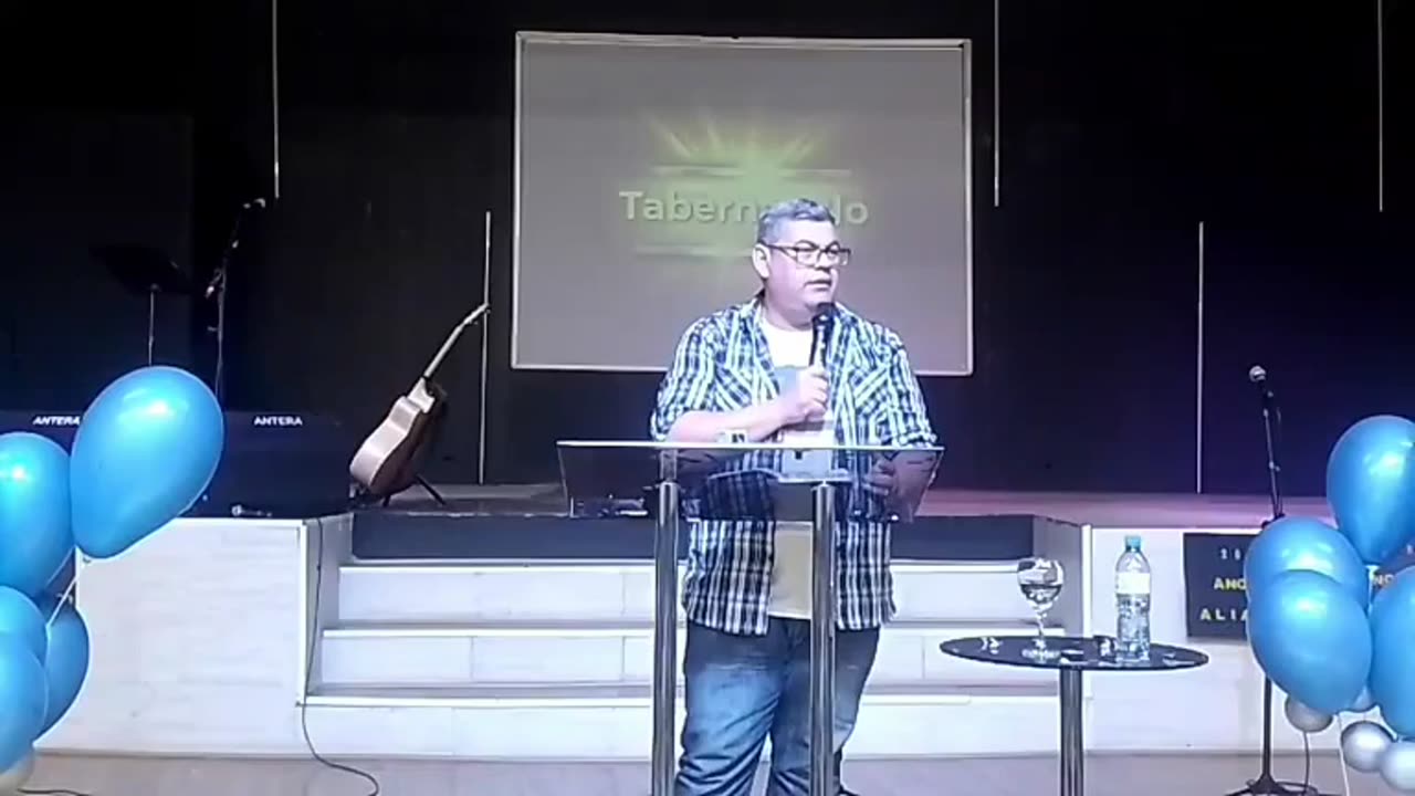 Jesus disse: eu sou o caminho a verdade e a vida ninguém vai a o Pai a não ser por mim
